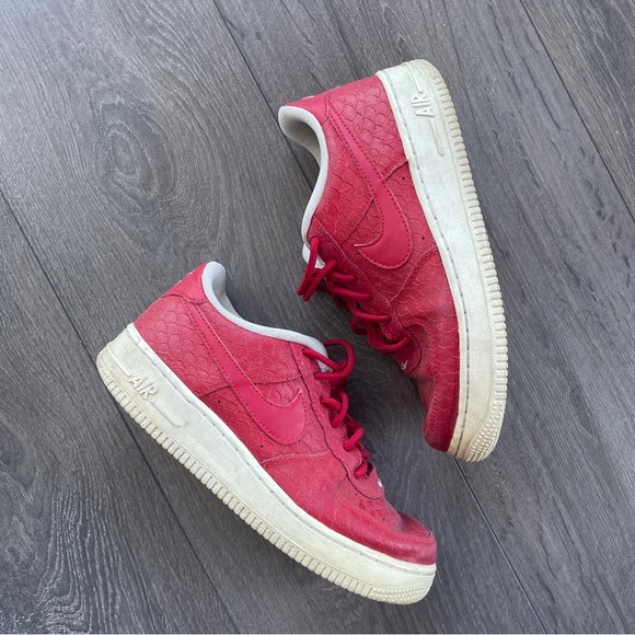 Nike Air Force 1 Sneakers - Snakeskin Red - Picture 2 of 4